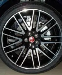 JAGUAR XF 2.0d 180 CV AWD R-Sport Automatico JAGUAR XF 2.0d 180 CV AWD R-Sport Automatico