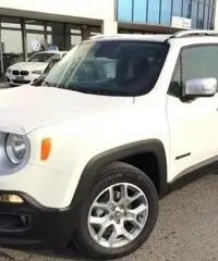JEEP Renegade 1.6 Mjt Limited 120 cv-Navi 6,5 +Xenon+Smart key JEEP Renegade 1.6 Mjt Limited 120 cv-Navi 6,5 +Xenon+Smart key