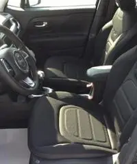 JEEP Renegade 1.6 Mjt Limited 120 cv-Navi 6,5 +Xenon+Smart key JEEP Renegade 1.6 Mjt Limited 120 cv-Navi 6,5 +Xenon+Smart key