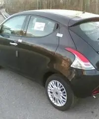 LANCIA Ypsilon 1.2 69 CV 5 porte Silver