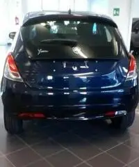 LANCIA Ypsilon 1.2 69 CV 5 porte Silver