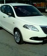 LANCIA Ypsilon 1.2 69 CV 5 porte Silver