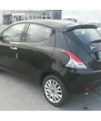 LANCIA Ypsilon 1.2 69 CV 5 porte Silver