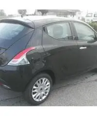 LANCIA Ypsilon 1.2 69 CV 5 porte Silver