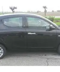 LANCIA Ypsilon 1.2 69 CV 5 porte Silver