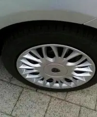 LANCIA Ypsilon 1.3 MJT 16V 95 CV 5 porte S&S Silver LANCIA Ypsilon 1.3 MJT 16V 95 CV 5 porte S&S Silver