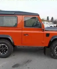 LAND ROVER Defender 90 2.2 TD4 Station Wagon Adventure Edition N1