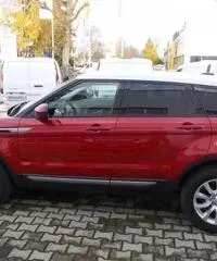 LAND ROVER Range Rover Evoque 2.2 TD4 5p. Pure Tech Pack KM 24000 AUTOMATICA LAND ROVER Range Rover Evoque 2.2 TD4 5p. Pure Tech Pack KM 24000 AUTOMATICA