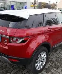 LAND ROVER Range Rover Evoque 2.2 TD4 5p. Pure Tech Pack KM 24000 AUTOMATICA LAND ROVER Range Rover Evoque 2.2 TD4 5p. Pure Tech Pack KM 24000 AUTOMATICA