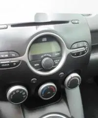 MAZDA 2 1.3 16V 86CV 3p. Sport Gen. '09 MAZDA 2 1.3 16V 86CV 3p. Sport Gen. '09