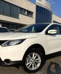 NISSAN Qashqai 1.6 dCi 2WD Connecta - Acenta + X-Tronic CVT +NAVI