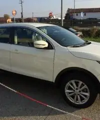 NISSAN Qashqai 1.6 dCi 2WD Connecta - Acenta + X-Tronic CVT +NAVI NISSAN Qashqai 1.6 dCi 2WD Connecta - Acenta + X-Tronic CVT +NAVI