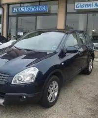 NISSAN Qashqai 2.0 dCi DPF 4WD Tekna NISSAN Qashqai 2.0 dCi DPF 4WD Tekna
