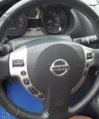 NISSAN Qashqai 2.0 dCi DPF 4WD Tekna NISSAN Qashqai 2.0 dCi DPF 4WD Tekna