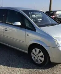 OPEL Meriva 1.6 16V Cosmo + clima autom + cerchi lega + radio OPEL Meriva 1.6 16V Cosmo + clima autom + cerchi lega + radio