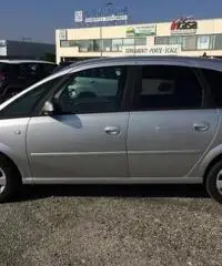 OPEL Meriva 1.6 16V Cosmo + clima autom + cerchi lega + radio OPEL Meriva 1.6 16V Cosmo + clima autom + cerchi lega + radio