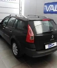 RENAULT Megane GRANTOUR LUXE 2.0i CV135-No garanzia!!