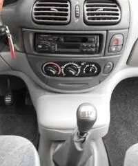 RENAULT Megane Mégane Scénic 1.4 16V cat RXE