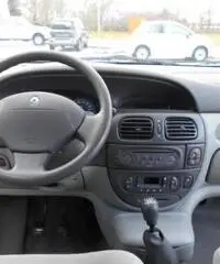 RENAULT Megane Scénic Evol. 1.6 16V cat Expression RENAULT Megane Scénic Evol. 1.6 16V cat Expression