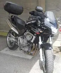 Honda hornet S.600 . 2001 tenuta bene Honda hornet S.600 . 2001 tenuta bene