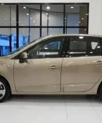 RENAULT Scenic X-Mod 1.5 dCi 110CV Dynamique RENAULT Scenic X-Mod 1.5 dCi 110CV Dynamique