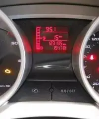 SEAT Ibiza 1.6 TDI 105CV CR DPF 5p. Sport SEAT Ibiza 1.6 TDI 105CV CR DPF 5p. Sport