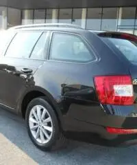 SKODA Octavia 1.6 TDI CR 105CV Wagon Ambition SKODA Octavia 1.6 TDI CR 105CV Wagon Ambition