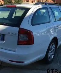 SKODA Octavia 1.6 TDI CR F.AP. DSG Wagon Ambition