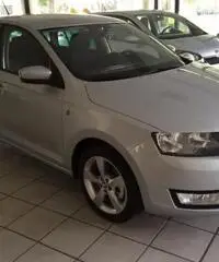 SKODA Rapid Spaceback 1.6 TDI CR 105 CV Ambition SKODA Rapid Spaceback 1.6 TDI CR 105 CV Ambition