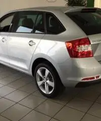 SKODA Rapid Spaceback 1.6 TDI CR 105 CV Ambition SKODA Rapid Spaceback 1.6 TDI CR 105 CV Ambition
