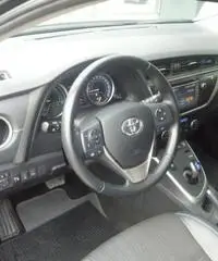 TOYOTA Auris Touring Sports 1.8 Hybrid Lounge