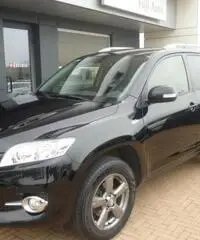 TOYOTA RAV 4 RAV4 2.2 D-4D 150 CV Lounge