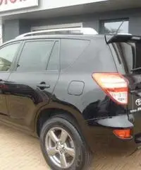 TOYOTA RAV 4 RAV4 2.2 D-4D 150 CV Lounge TOYOTA RAV 4 RAV4 2.2 D-4D 150 CV Lounge