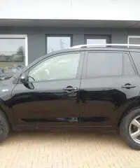 TOYOTA RAV 4 RAV4 2.2 D-4D 150 CV Lounge TOYOTA RAV 4 RAV4 2.2 D-4D 150 CV Lounge