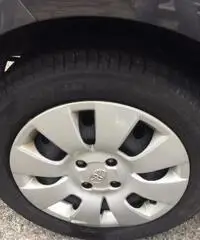 TOYOTA Yaris 1.0 5 porte Now