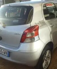 TOYOTA Yaris 1.4 D-4D DPF 5 porte Sol TOYOTA Yaris 1.4 D-4D DPF 5 porte Sol