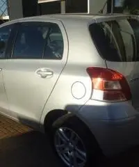 TOYOTA Yaris 1.4 D-4D DPF 5 porte Sol TOYOTA Yaris 1.4 D-4D DPF 5 porte Sol