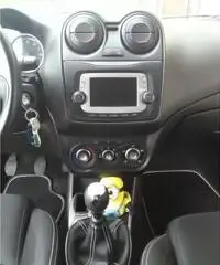 vendo Alfa mito Junior ottima per neopatentati. vendo Alfa mito Junior ottima per neopatentati.