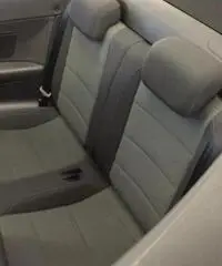 VOLKSWAGEN Golf CABRIO 1.6 TDI Sport + Pack Sport GTI