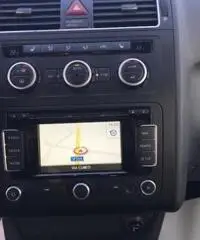 VOLKSWAGEN Touran 1.6 TDI 105CV LIFE NAVI/PARK ASSIST VOLKSWAGEN Touran 1.6 TDI 105CV LIFE NAVI/PARK ASSIST