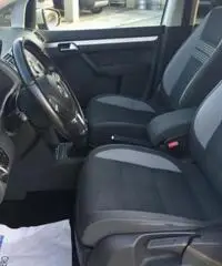 VOLKSWAGEN Touran 1.6 TDI 105CV LIFE NAVI/PARK ASSIST VOLKSWAGEN Touran 1.6 TDI 105CV LIFE NAVI/PARK ASSIST