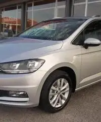 Volkswagen Touran Nuovo 1.6 tdi Highline 7 posti nuovo km0
