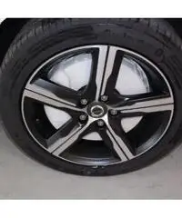 Volvo V40 D2 R-design Momentum - KM0 Volvo V40 D2 R-design Momentum - KM0