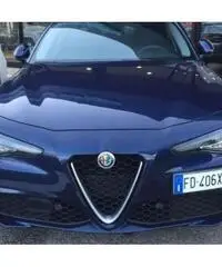 ALFA ROMEO Giulia 2.2 Turbodiesel 180 CV AT8 Super ALFA ROMEO Giulia 2.2 Turbodiesel 180 CV AT8 Super