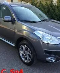 CITROEN C-Crosser 2.4 170CV CVT Crociera Nera 7 Posti CITROEN C-Crosser 2.4 170CV CVT Crociera Nera 7 Posti