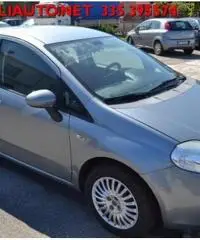 FIAT Grande Punto 1.2 5 porte Dynamic METANO NEOPATENTATI FIAT Grande Punto 1.2 5 porte Dynamic METANO NEOPATENTATI