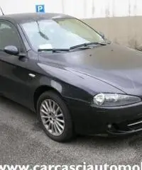 ALFA ROMEO 147 1.9 JTD (120) 5 porte Distinctive ALFA ROMEO 147 1.9 JTD (120) 5 porte Distinctive