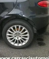 ALFA ROMEO 147 1.9 JTD (120) 5 porte Distinctive ALFA ROMEO 147 1.9 JTD (120) 5 porte Distinctive