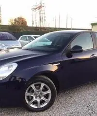 Alfa Romeo Giulietta 1.6 Jtdm-2 105 CV Progression Alfa Romeo Giulietta 1.6 Jtdm-2 105 CV Progression