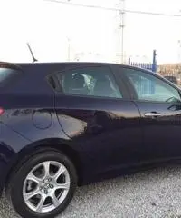 Alfa Romeo Giulietta 1.6 Jtdm-2 105 CV Progression Alfa Romeo Giulietta 1.6 Jtdm-2 105 CV Progression